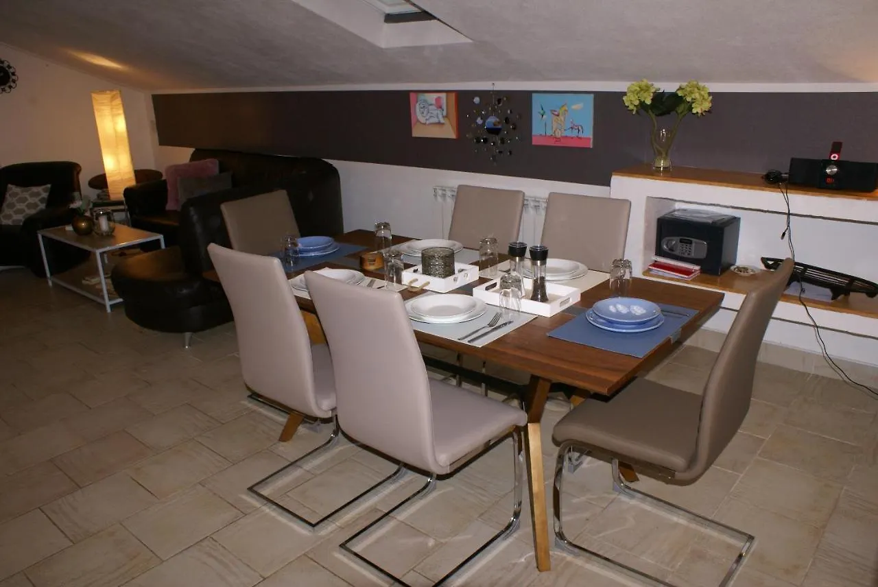 Apartment Apartements Sarah Novigrad